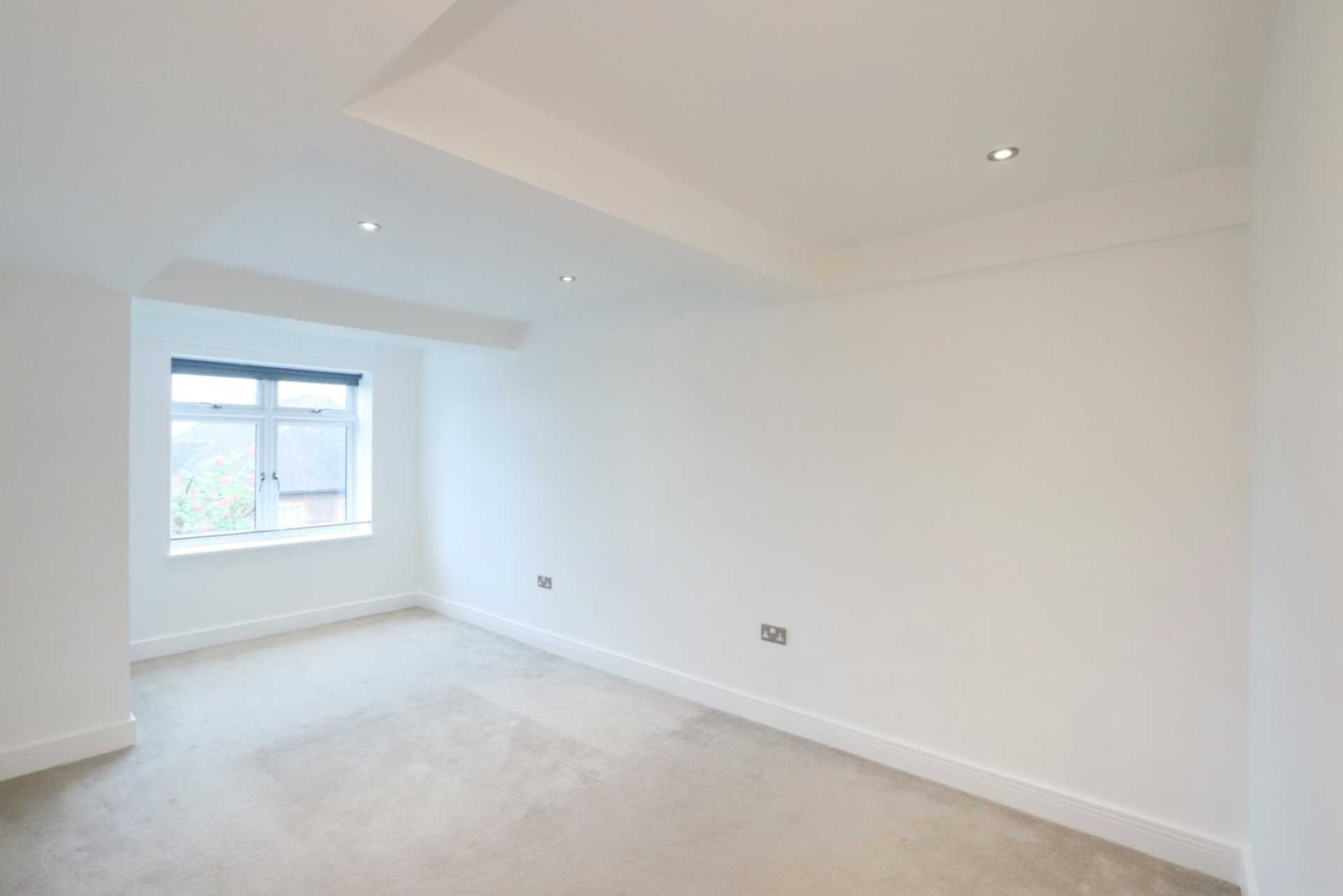 Coombe Road, New Malden, Image 7