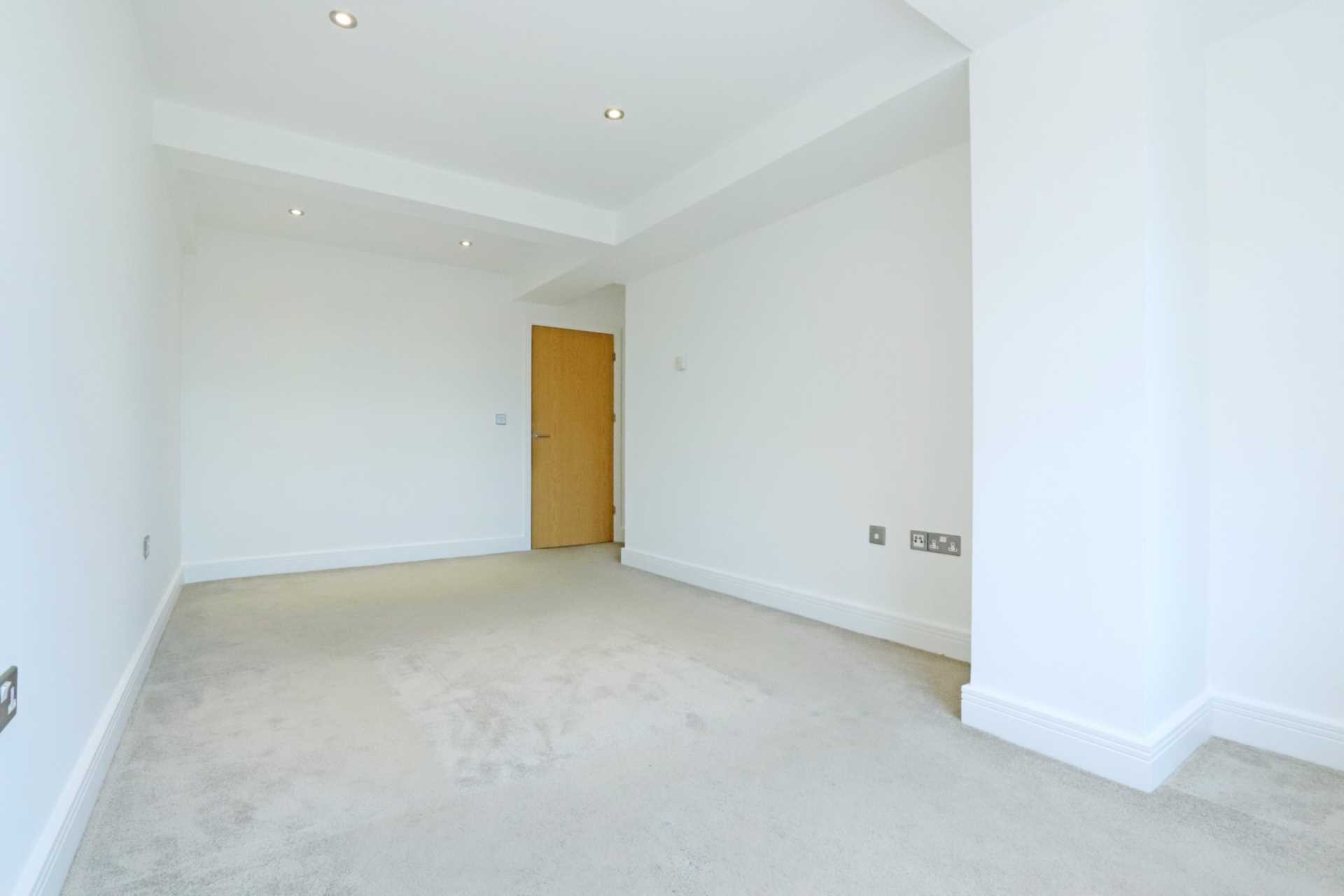 Coombe Road, New Malden, Image 8