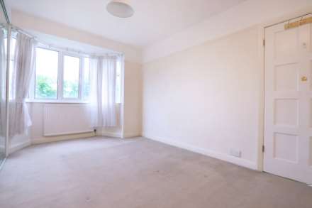 Glebe Gardens, New Malden, Image 10