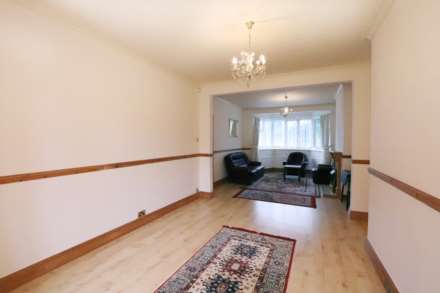 Glebe Gardens, New Malden, Image 3