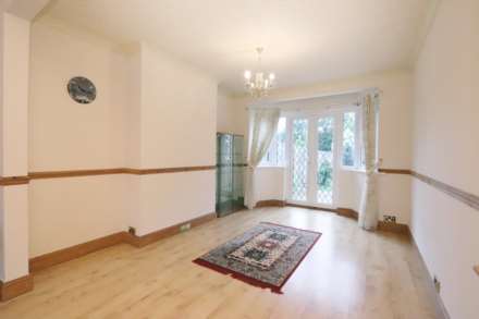 Glebe Gardens, New Malden, Image 9