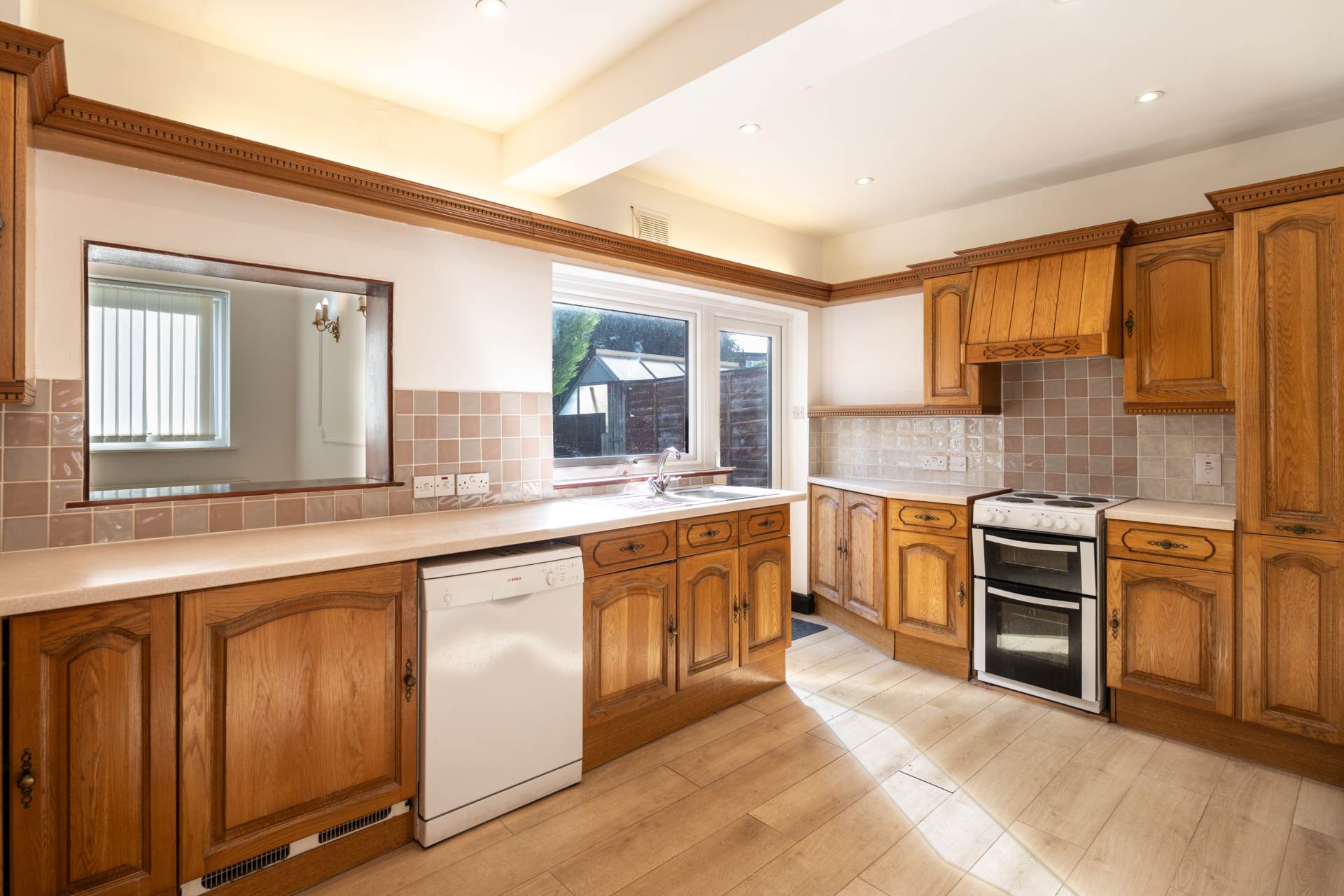 Somerset Close, New Malden, Image 5