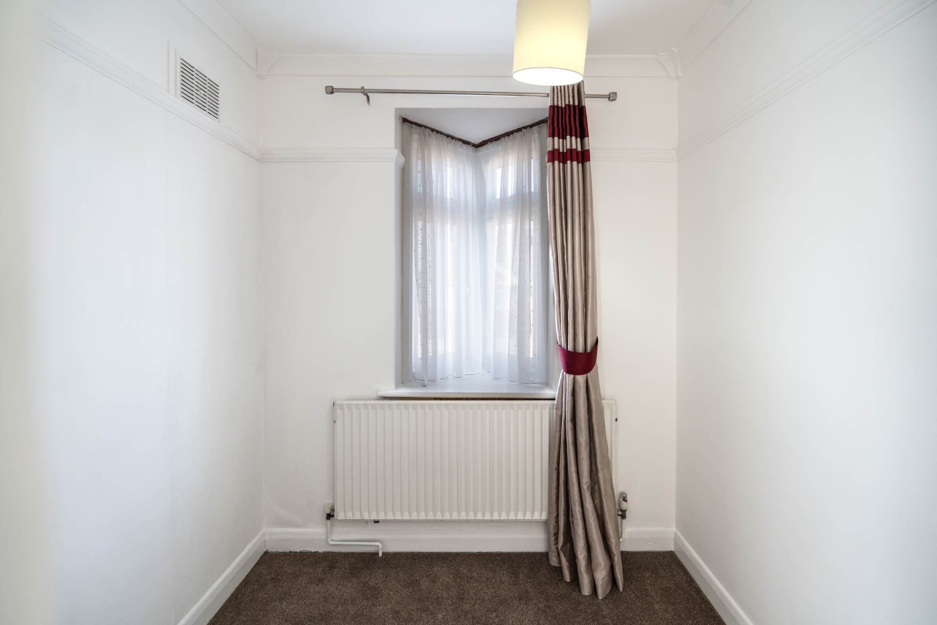 Somerset Close, New Malden, Image 9