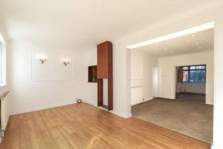 Somerset Close, New Malden, Image 3