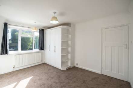 Somerset Close, New Malden, Image 7