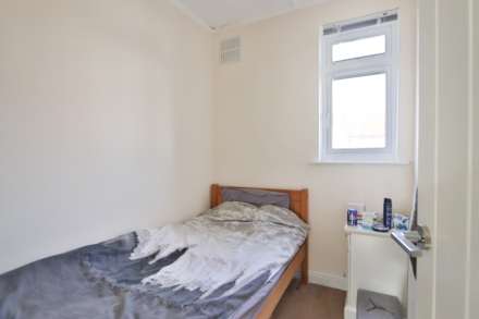 Byron Avenue, New Malden, Image 10