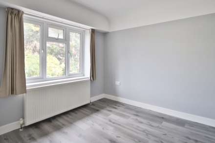 Long Walk, New Malden, Image 8