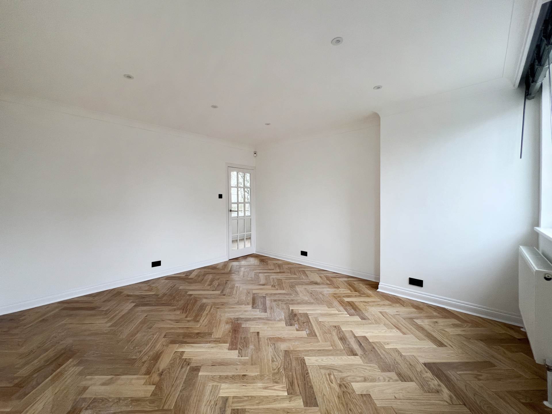 The Moat, New Malden, Image 10