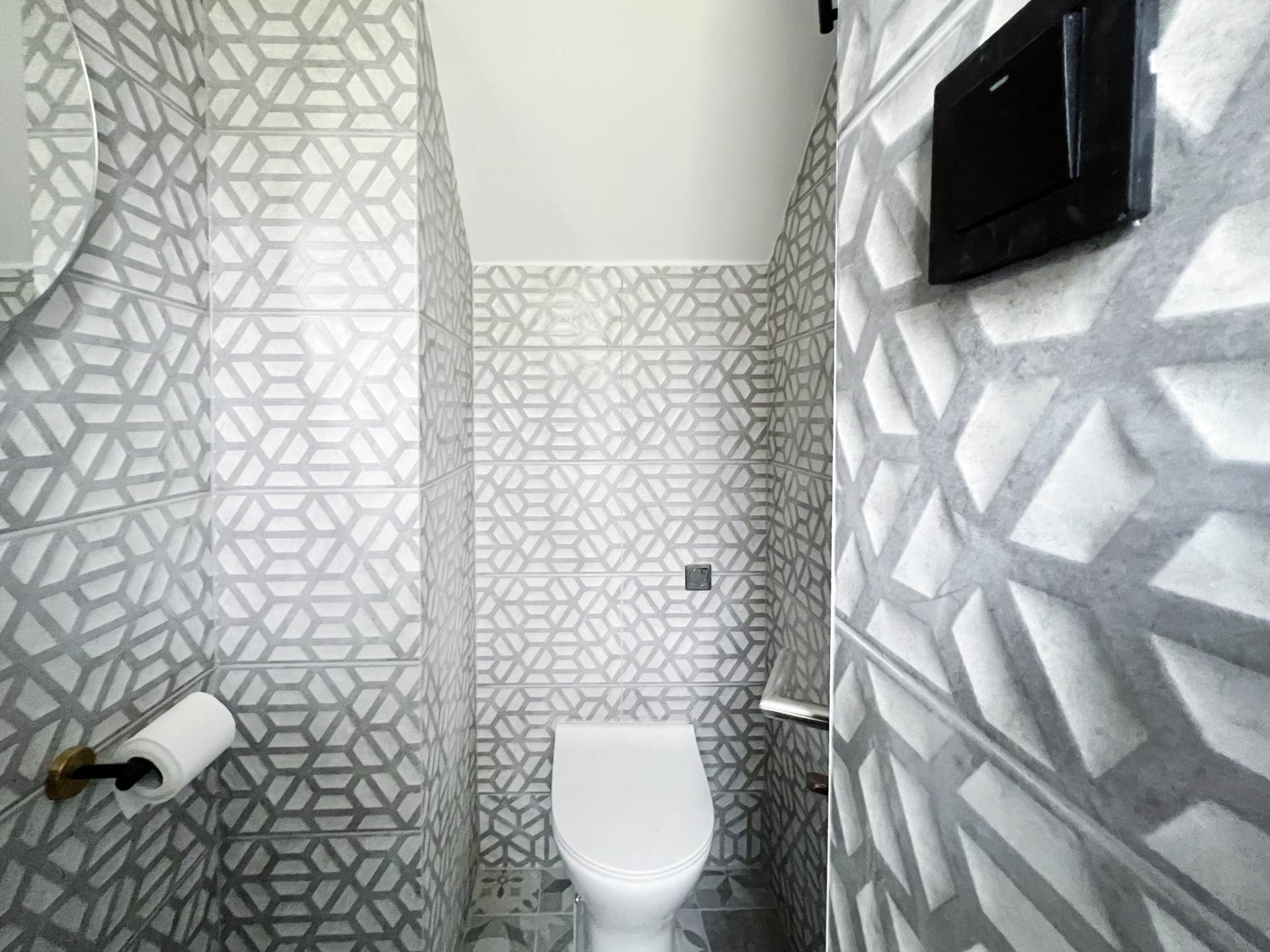 The Moat, New Malden, Image 8