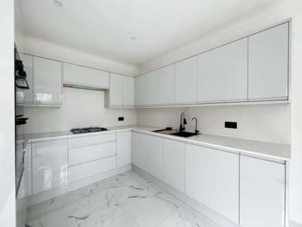 The Moat, New Malden, Image 13