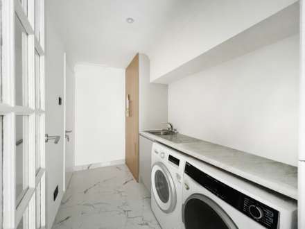 The Moat, New Malden, Image 17