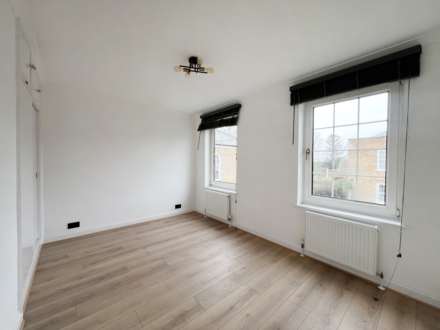 The Moat, New Malden, Image 18