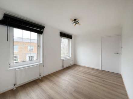 The Moat, New Malden, Image 19