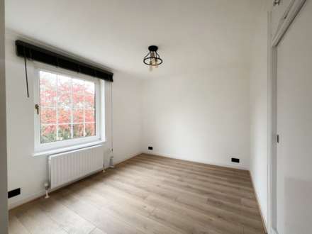 The Moat, New Malden, Image 20