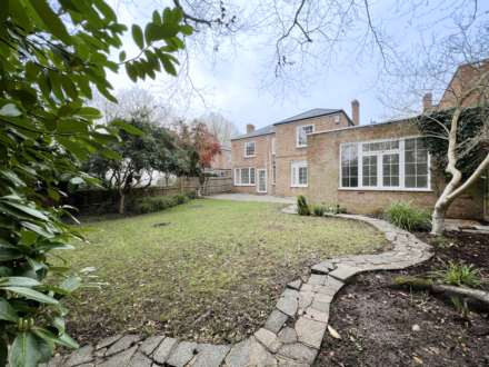 The Moat, New Malden, Image 32