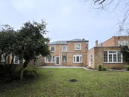 The Moat, New Malden, Image 33