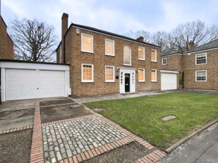 The Moat, New Malden, Image 34