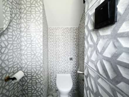 The Moat, New Malden, Image 8