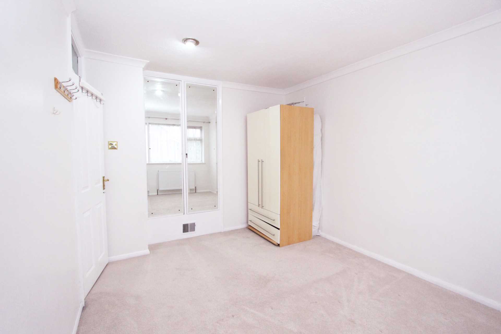 Newborough Green, New Malden, Image 5