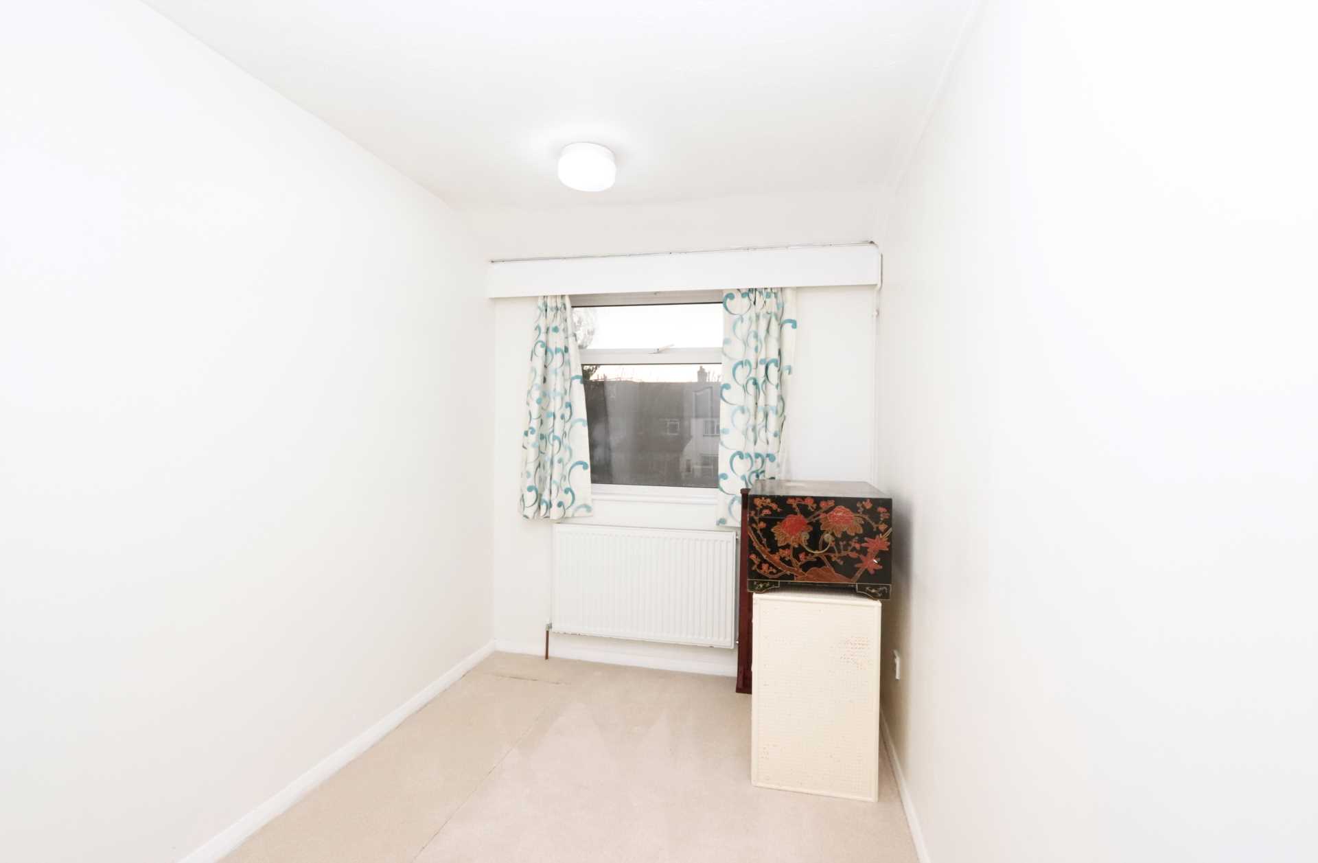 Newborough Green, New Malden, Image 8