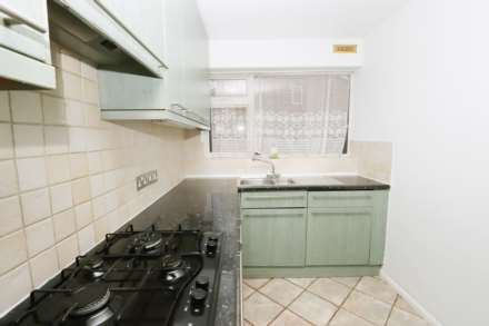 Newborough Green, New Malden, Image 11