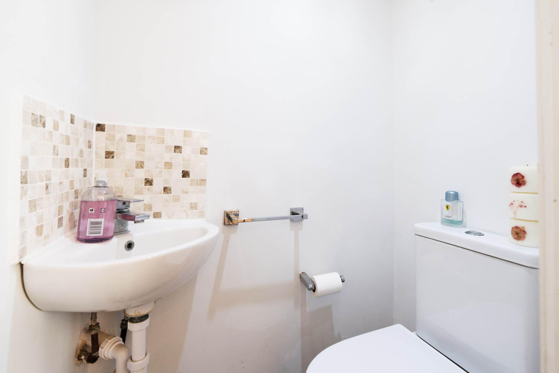 Egerton Road, Surrey, Image 11