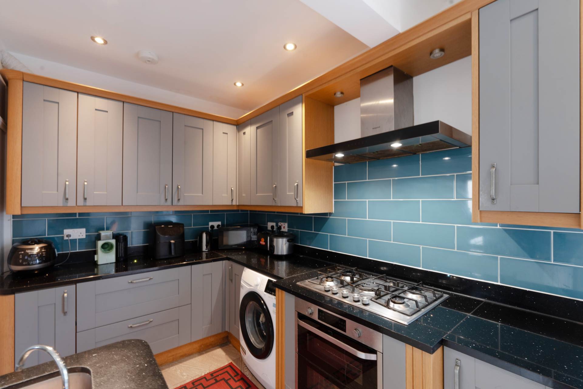 Egerton Road, Surrey, Image 4