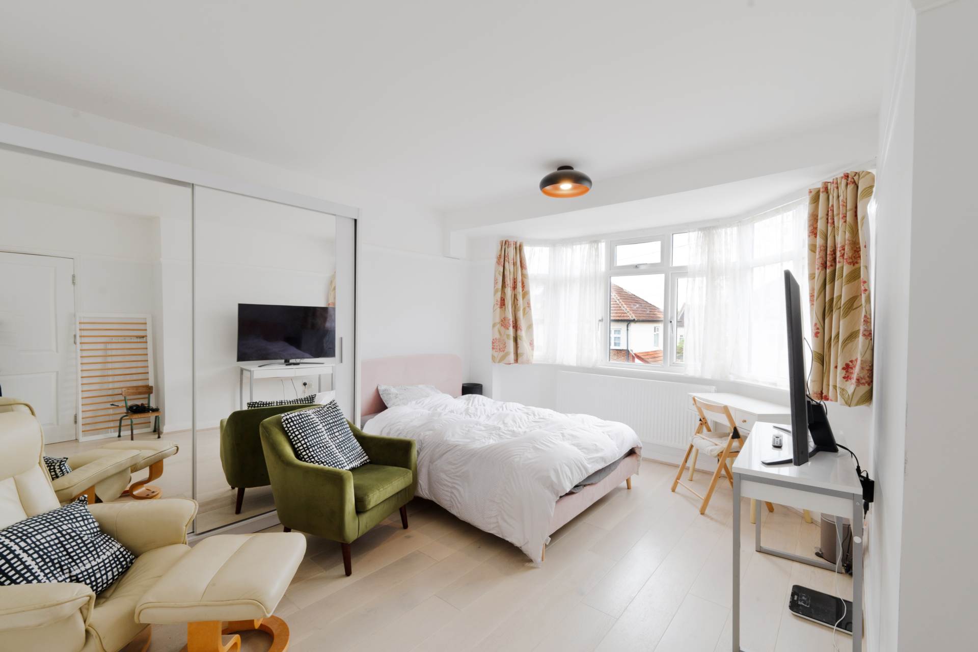 Egerton Road, Surrey, Image 5