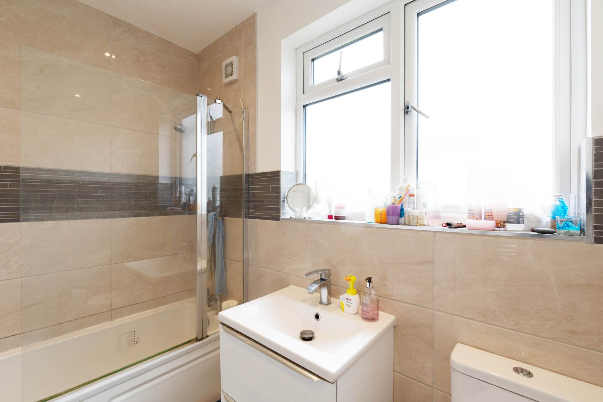 Egerton Road, Surrey, Image 7