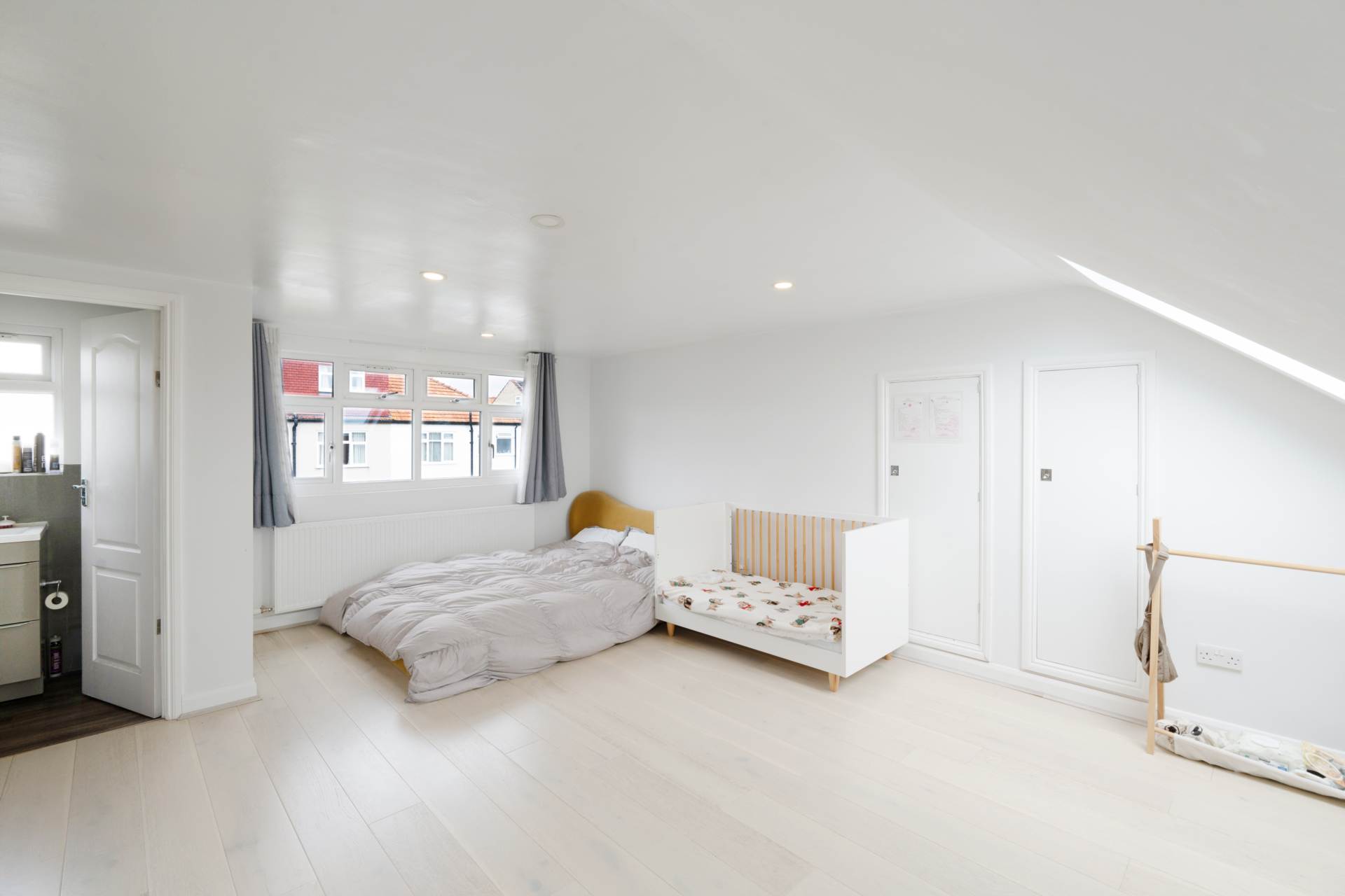Egerton Road, Surrey, Image 8