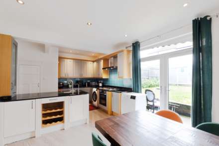 Egerton Road, Surrey, Image 3