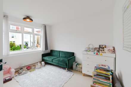 Egerton Road, Surrey, Image 6