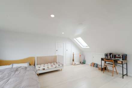 Egerton Road, Surrey, Image 9