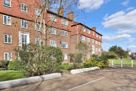 2 Bedroom Flat, Bushey Court, Bushey Road