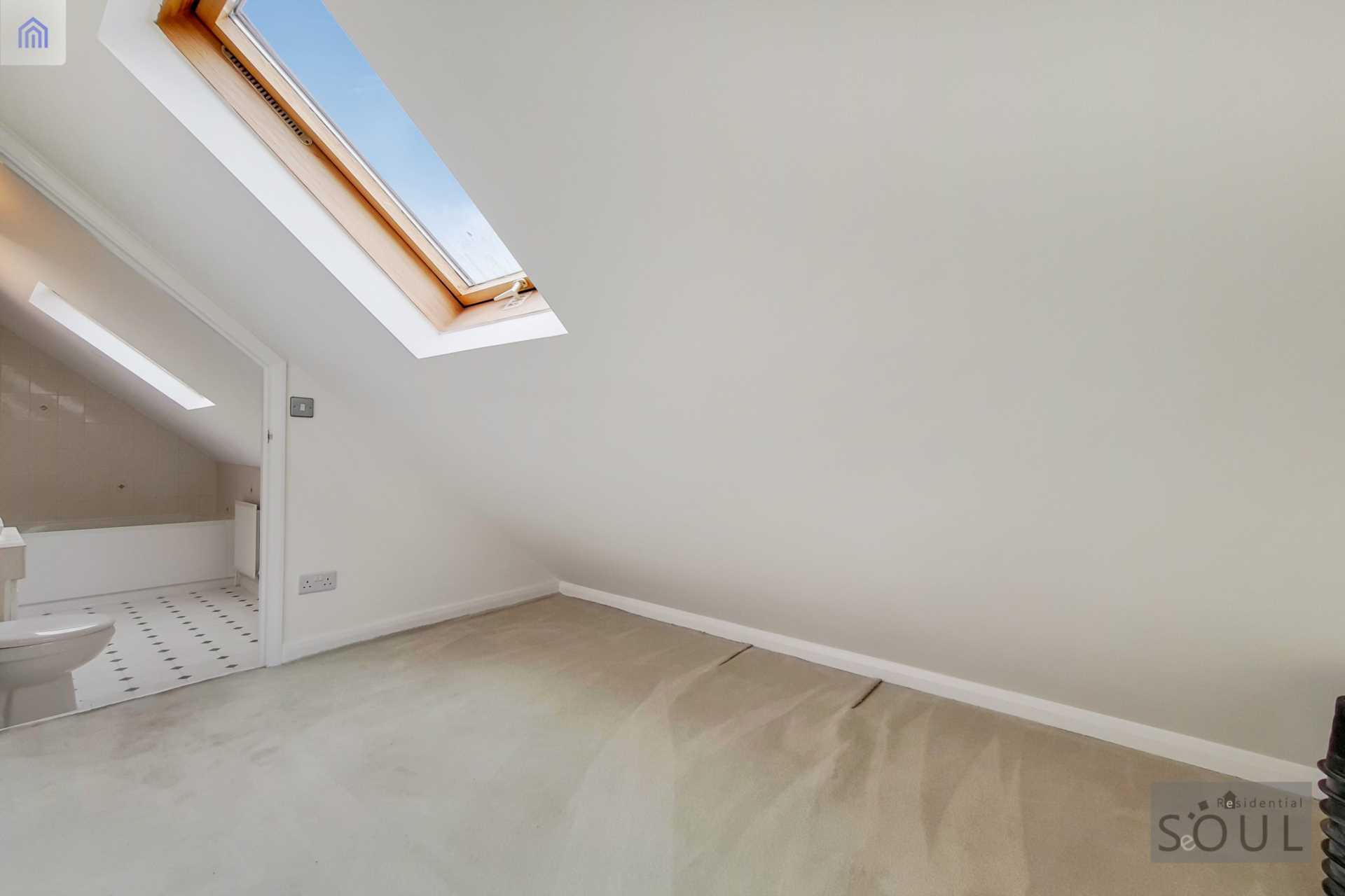 Birchmead, Coombe Hill Road, Image 32