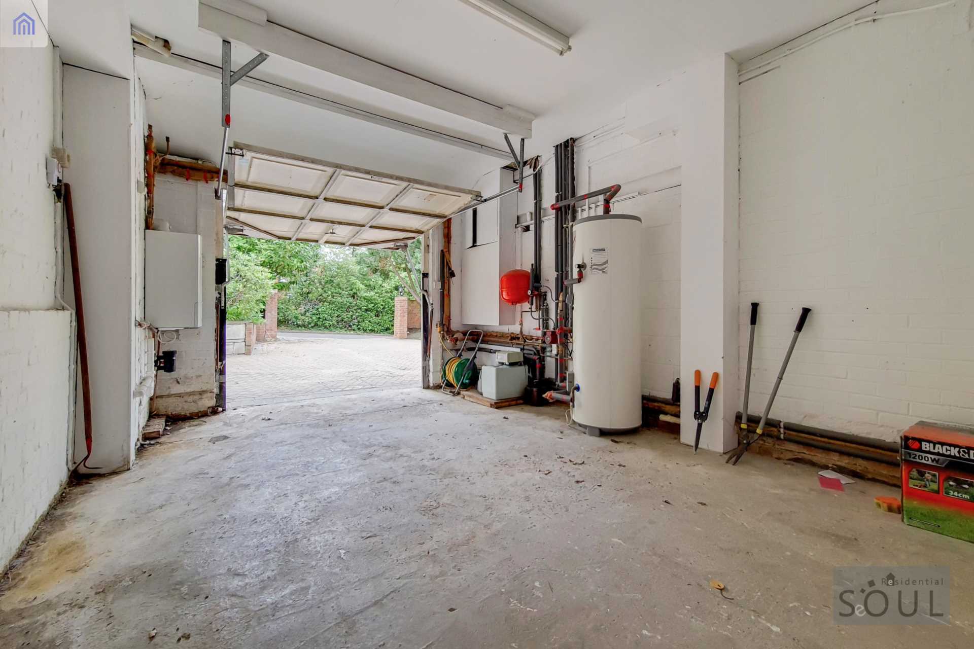 Birchmead, Coombe Hill Road, Image 33