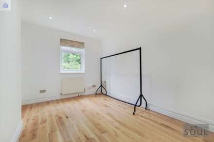 Birchmead, Coombe Hill Road, Image 10