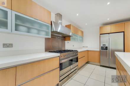 Birchmead, Coombe Hill Road, Image 14
