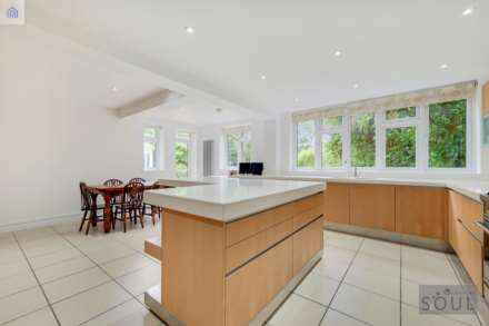 Birchmead, Coombe Hill Road, Image 15