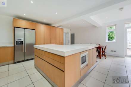 Birchmead, Coombe Hill Road, Image 16