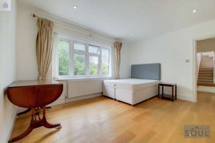 Birchmead, Coombe Hill Road, Image 25