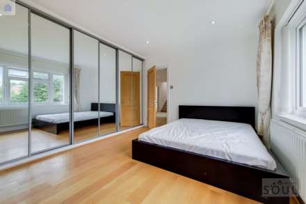 Birchmead, Coombe Hill Road, Image 26