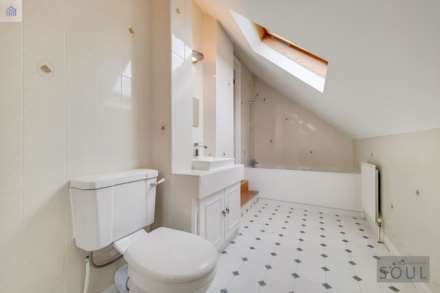 Birchmead, Coombe Hill Road, Image 28