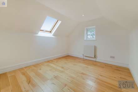 Birchmead, Coombe Hill Road, Image 31