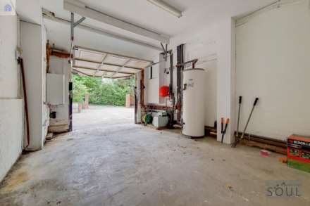 Birchmead, Coombe Hill Road, Image 33