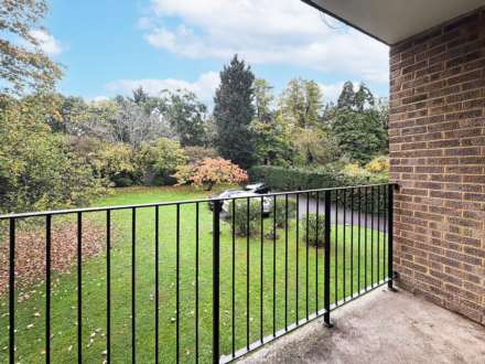 Nell Court, 32 Lovelace Road, Image 9