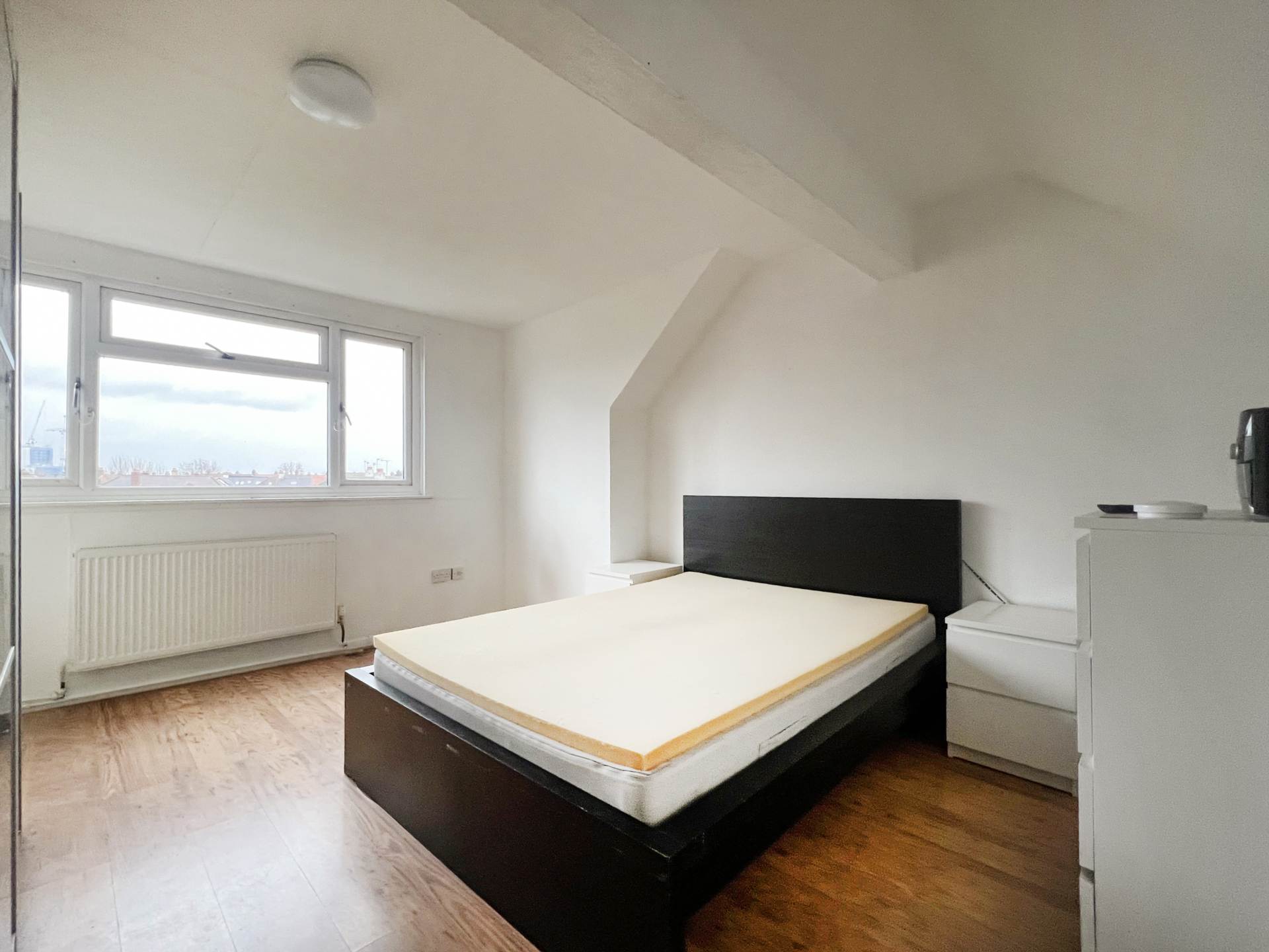 West Barnes Lane, New Malden, Image 12