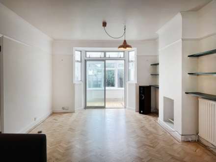 West Barnes Lane, New Malden, Image 4