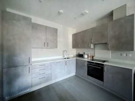 Coombe Road, New Malden, Image 4