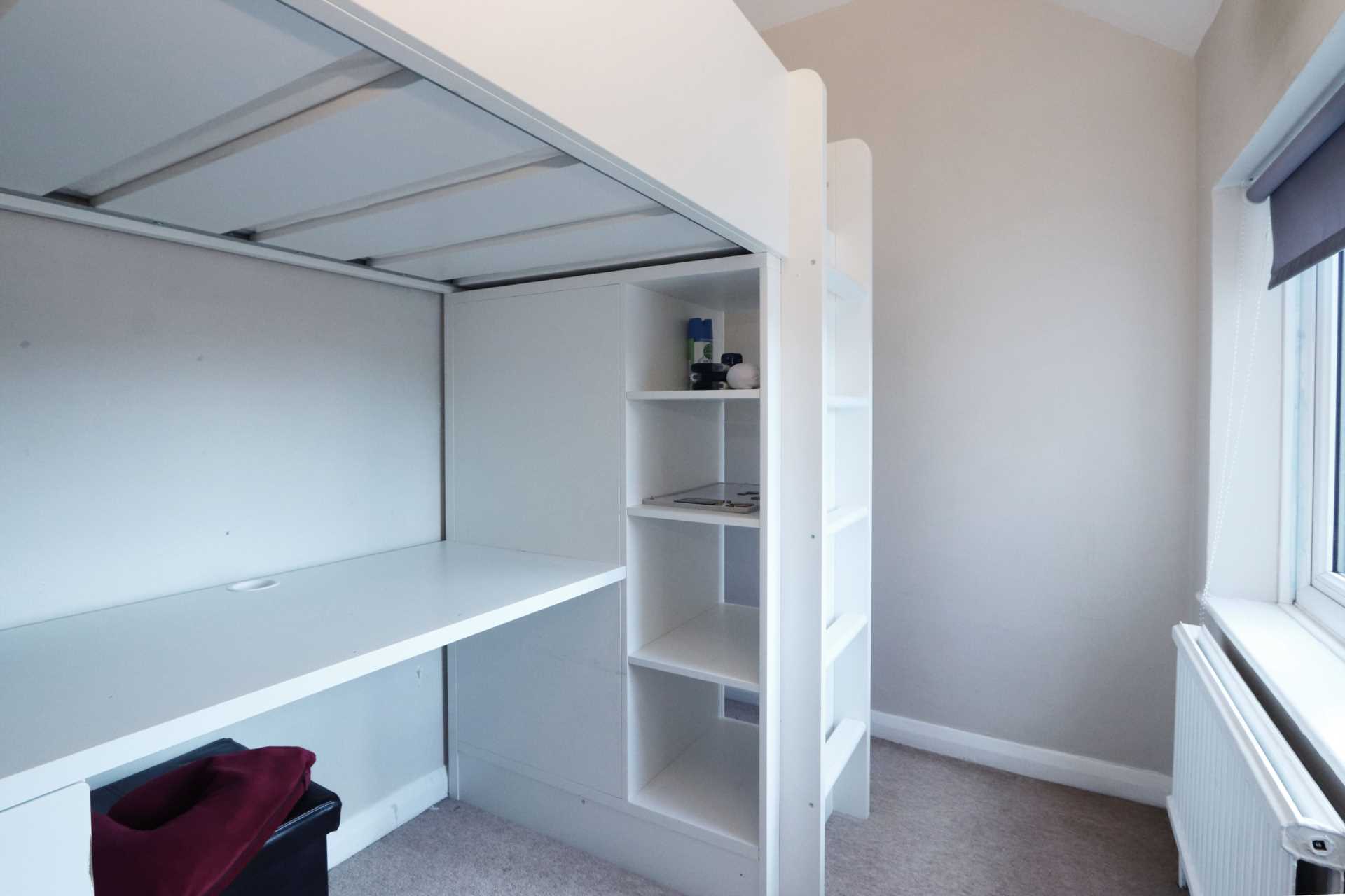 Amberwood Rise, New Malden, Image 9